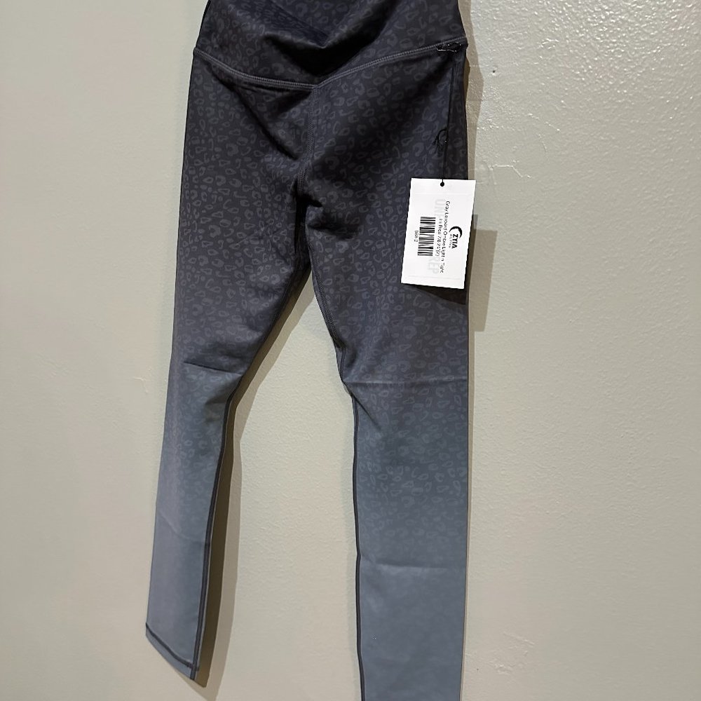 ZYIA Gray Leopard Ombre LnT